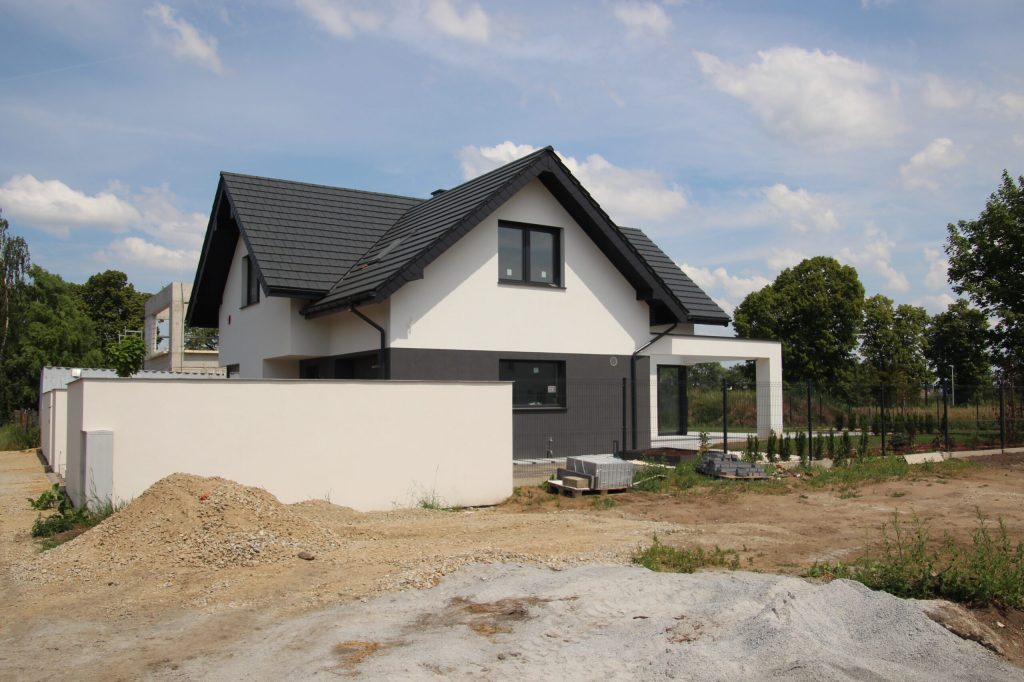 dom-wielorodzinny-siechnice-wroclaw-dolnoslaskie-budowa